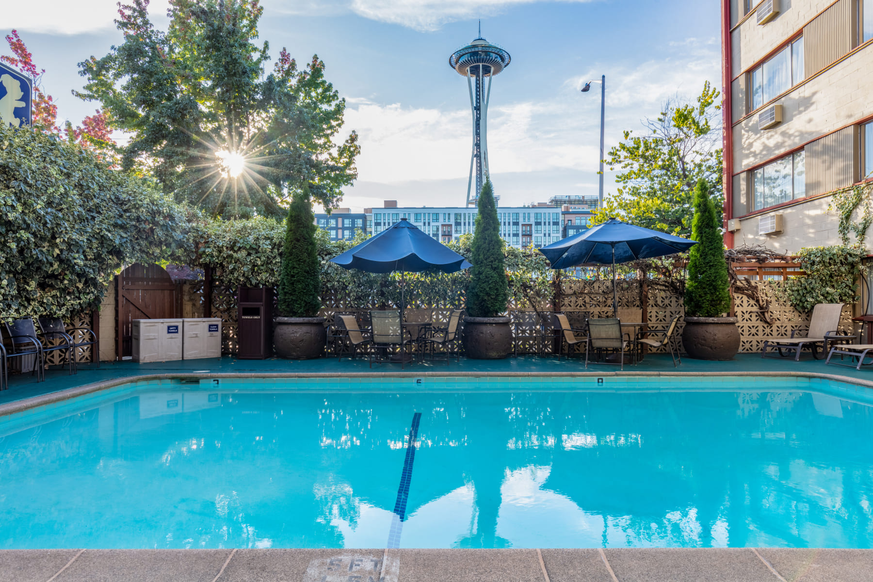 Swimming Pool at Travelodge Seattle Center, Washington